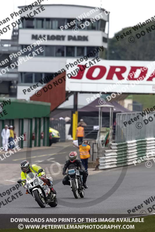 Vintage motorcycle club;eventdigitalimages;mallory park;mallory park trackday photographs;no limits trackdays;peter wileman photography;trackday digital images;trackday photos;vmcc festival 1000 bikes photographs